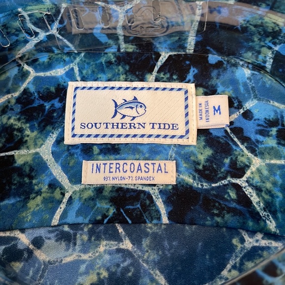 Southern Tide Intercoastal Collection Button Down Wicking Short Sleeve Shirt - Picture 2 of 3